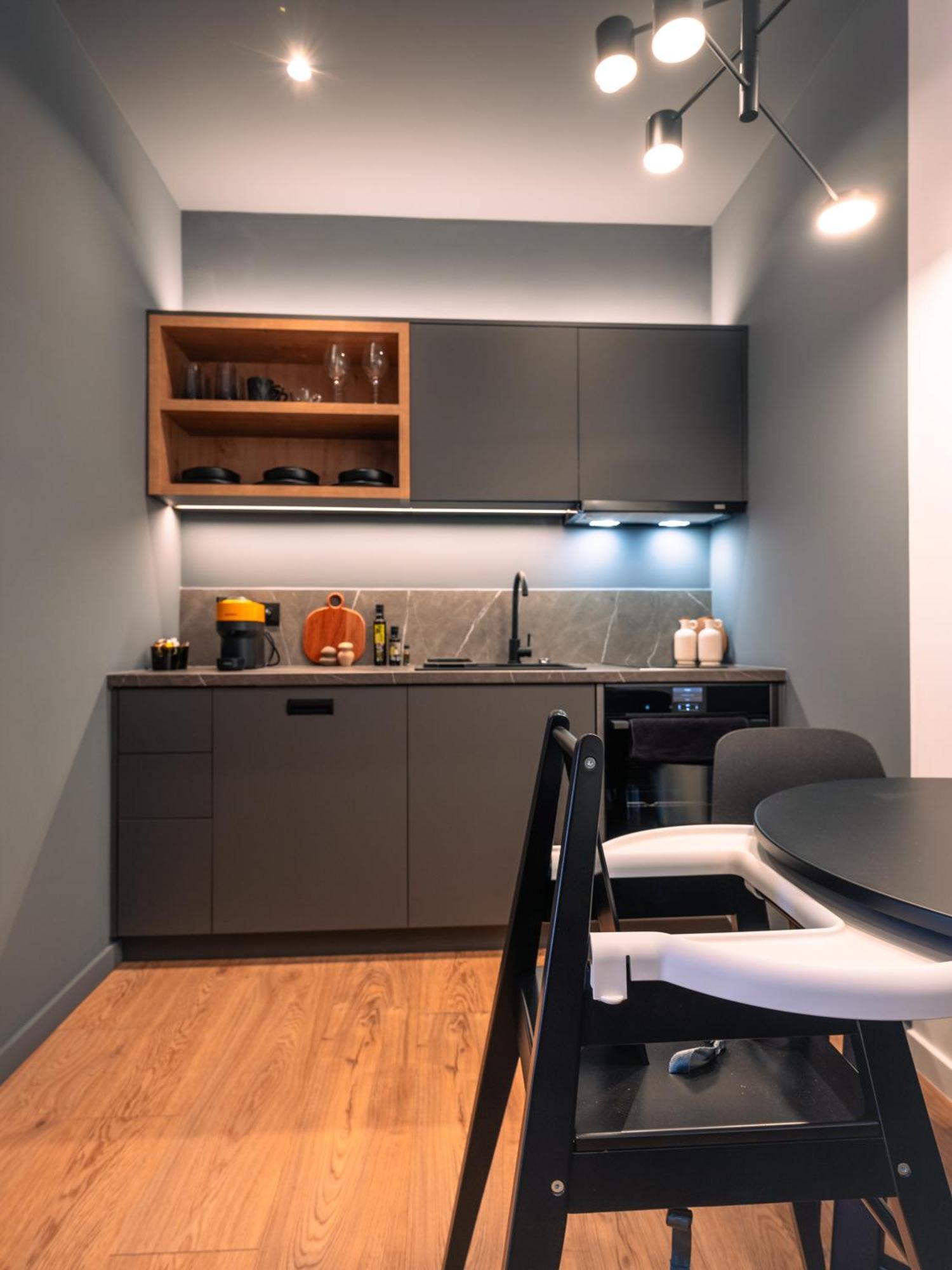 Space Row Design Living *